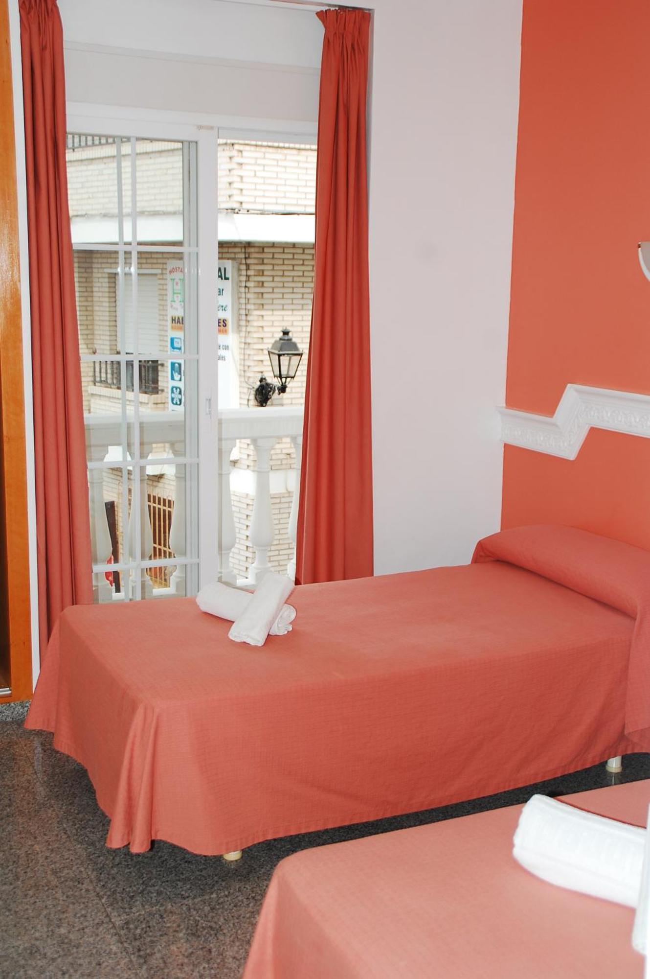 Hostal Mary Tere Salobrena Bagian luar foto